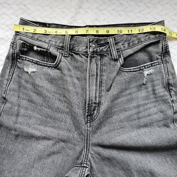 AEO Highest Rise Mom Jean Distressed Gray Size 6 Long - Picture 4 of 14